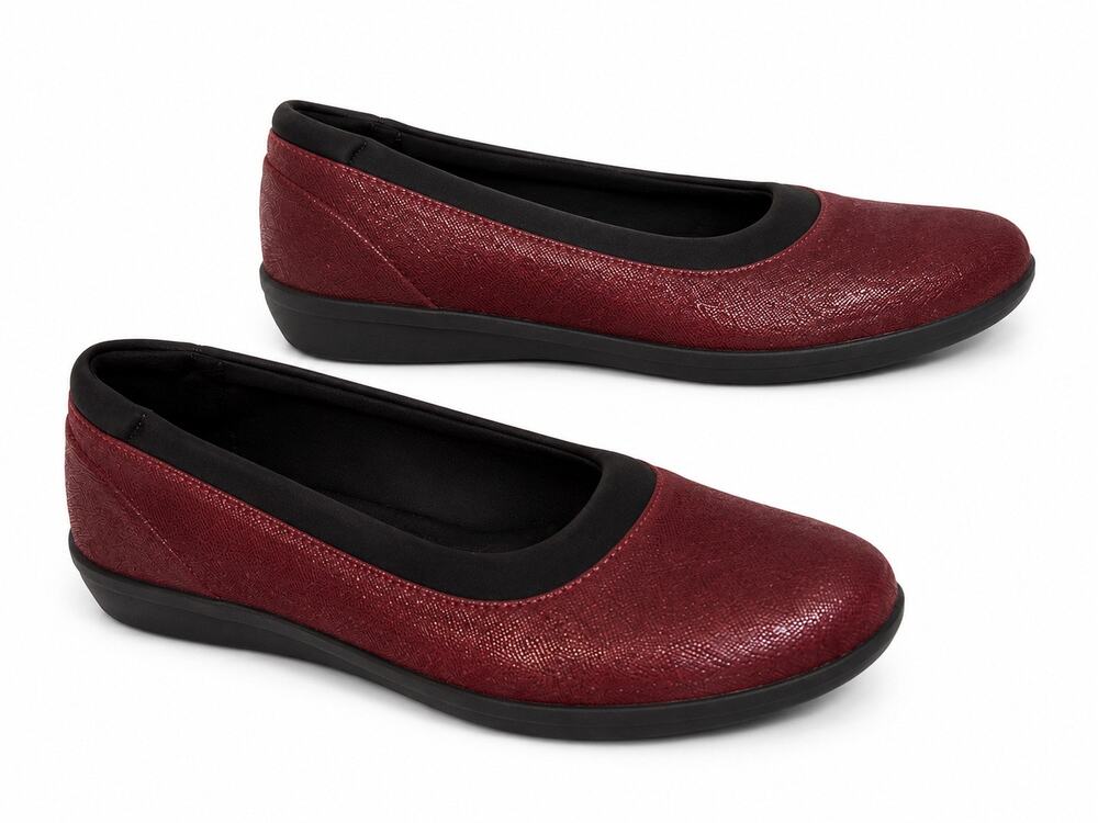Clarks Cloudsteppers Shimmer Ayla Low Ballet Flats Burgundy - Size 7 M